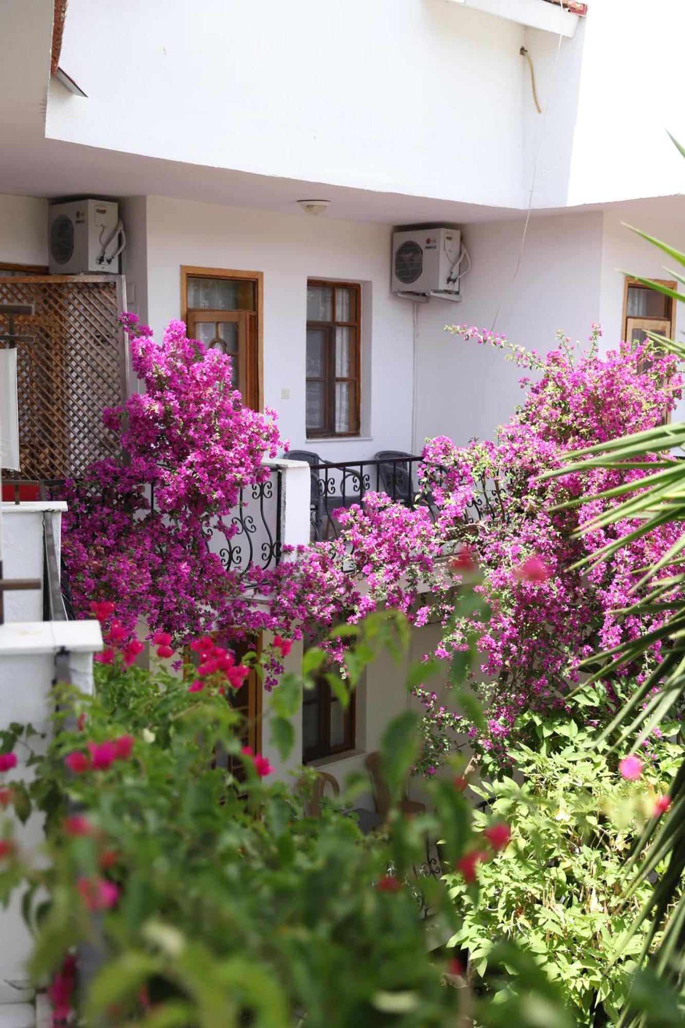 Yeni Doga Hotel Дальян Екстер'єр фото