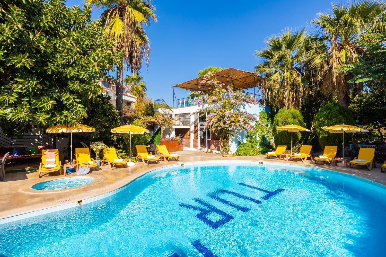 Yeni Doga Hotel Дальян Екстер'єр фото