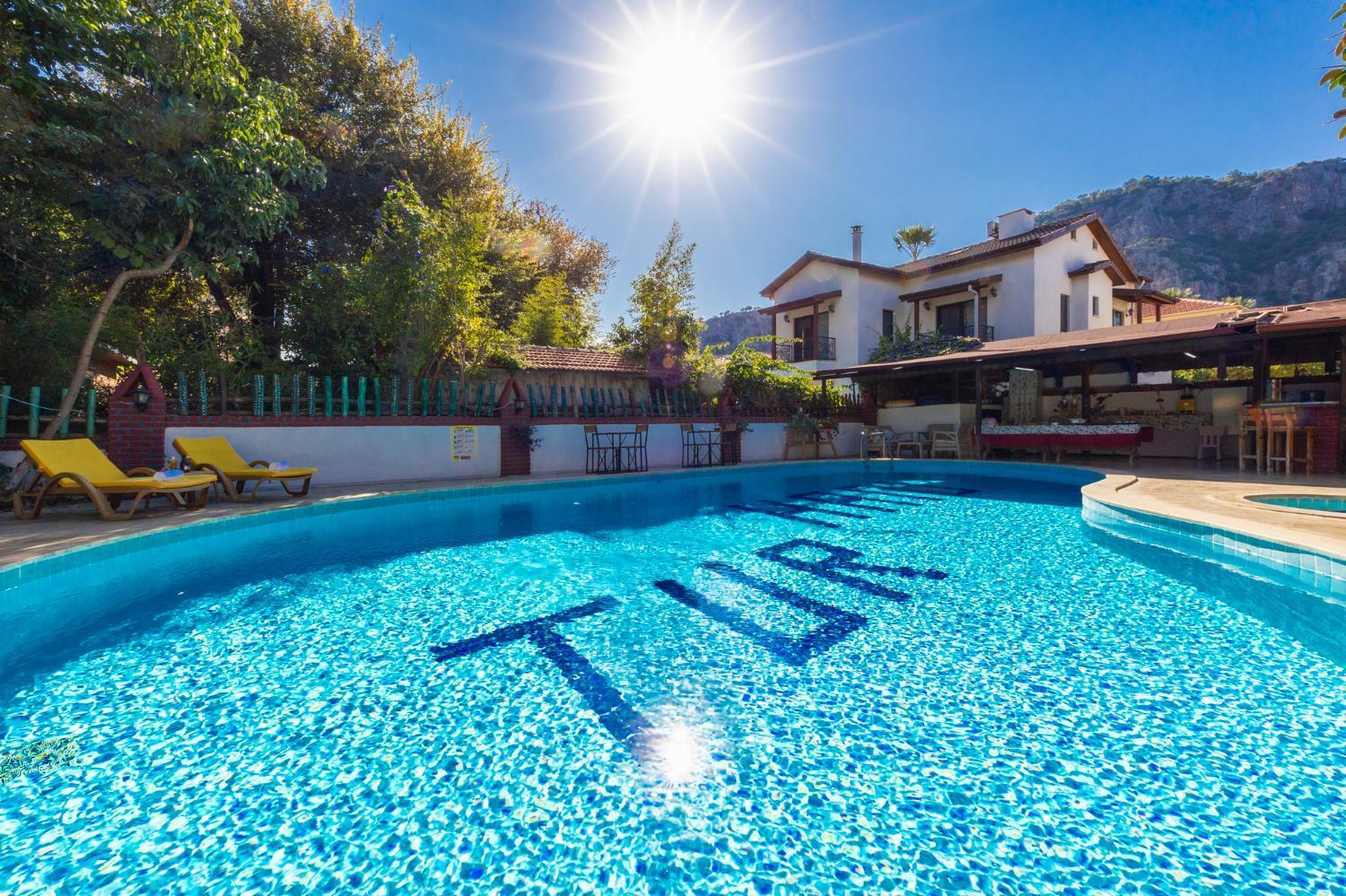 Yeni Doga Hotel Дальян Екстер'єр фото