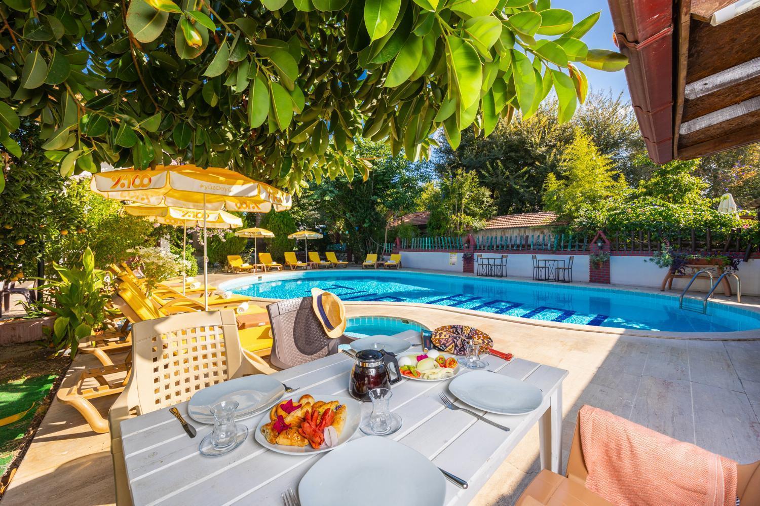 Yeni Doga Hotel Дальян Екстер'єр фото