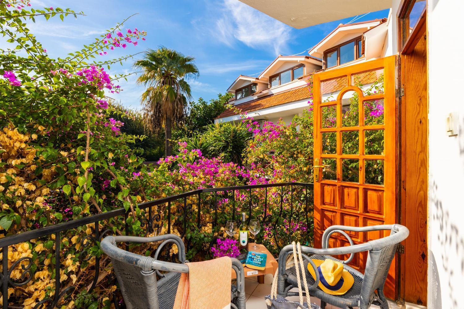 Yeni Doga Hotel Дальян Екстер'єр фото