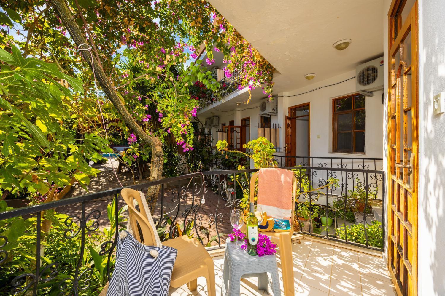 Yeni Doga Hotel Дальян Екстер'єр фото